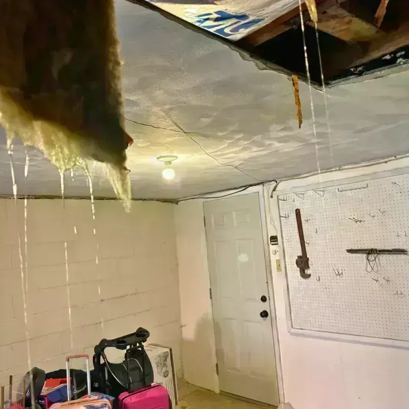 Before and after water damage restoration in Chicago, IL